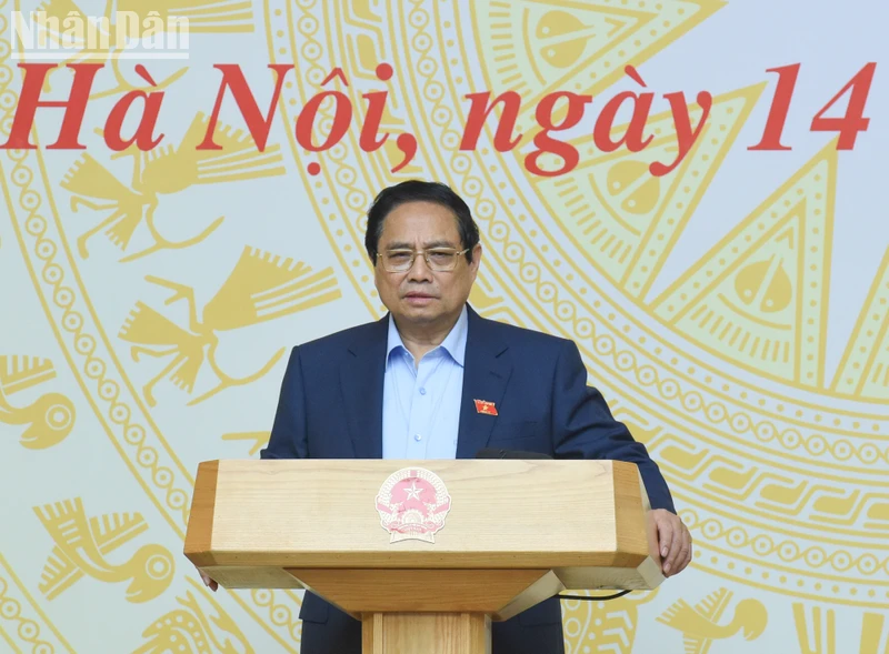 Prime Minister Pham Minh Chinh orders strengthened efforts against counterfeiting, trade fraud, and smuggling